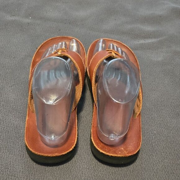 Old Navy Brown Leather Sandals Classic Thong Design - Picture 4 of 6
